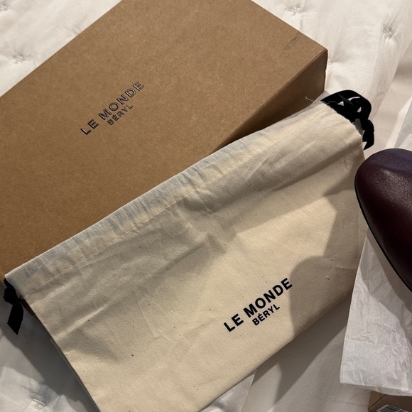 Le Monde Béryl Oxblood Flats - Picture 2 of 6